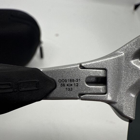 Oakley Flak 2.0 009188-31 Sports Sunglasses Half-Rim Wrap Rectangle With Case - Picture 6 of 6